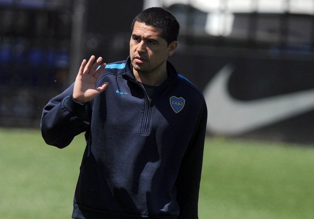 Riquelme con un pie fuera del clásico con Racing