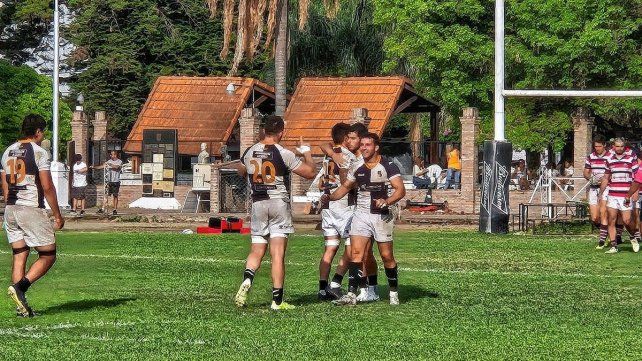 Estudiantes se hizo fuerte en casa y está en la final el Torneo del Interior B.