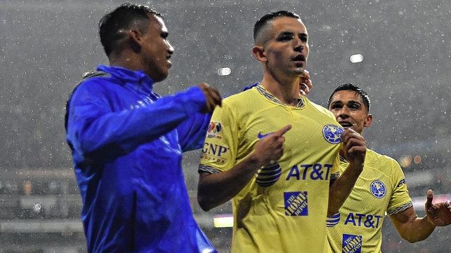 América aplastó 7-0 a Cruz Azul en el Clásico por el Torneo Apertura de México.