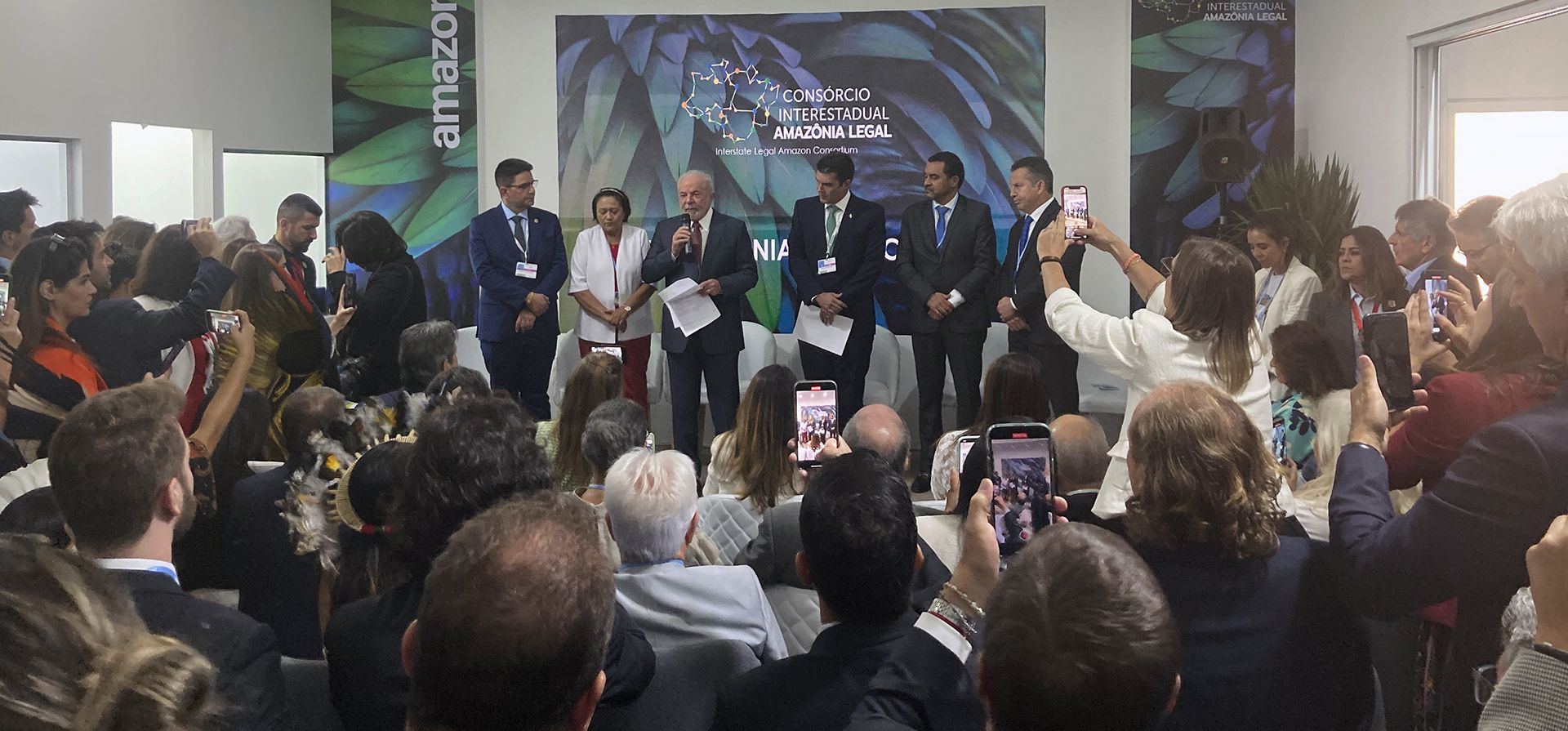 El presidente electo de Brasil, Luiz Inácio Lula da Silva, tercero desde la izquierda, habla en la Cumbre Climática de la ONU COP27, el miércoles 16 de noviembre de 2022, en Sharm el-Sheikh, Egipto.