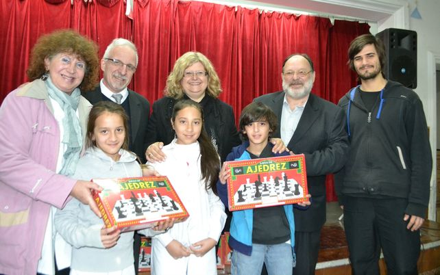Educación creó 100 horas cátedras para la enseñanza de ajedrez en las escuelas primarias