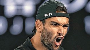 El italiano Mateo Berrettini será el rival de Rafael Nadal en una de las semis del Abierto de Australia.&nbsp;