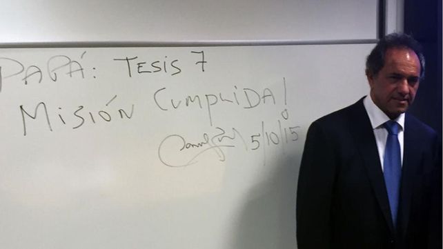 El título universitario de Daniel Scioli, bajo sospecha