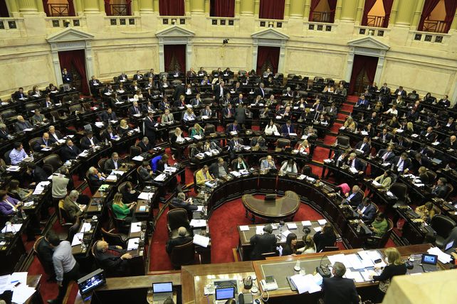 cruces. Las bancadas opositoras forzaron una sesión especial pero no lograron tratar proyectos contra el tarifazo.&nbsp;