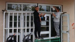 Escuela Guadalupe: la comunidad educativa se moviliza para arreglar aulas, paredes y techos