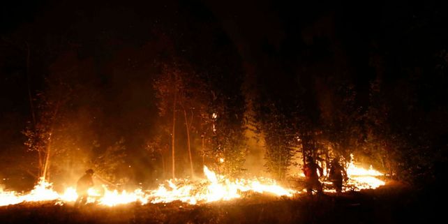 El fuego ya consumió 67 mil hectáreas en una zona agrícola ubicada a 80 kilómetros de Santiago.