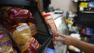 Los almaceneros están recibiendo nuevas listas de precios de sus proveedores.