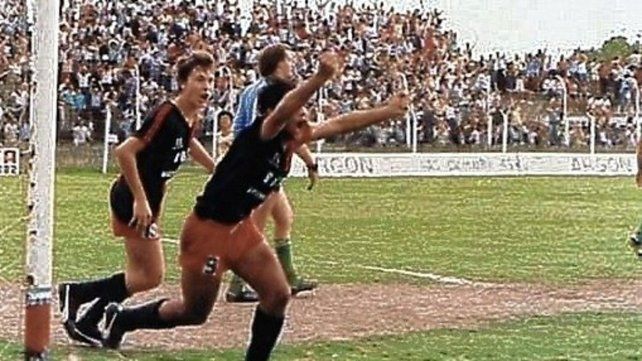 En 1985 Colón le ganó como local a San Miguel 1-0 con gol de Juan Alberto Vera.