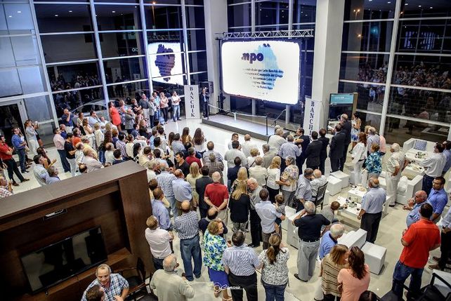 Banchik inauguró su nueva concesionaria Ford
