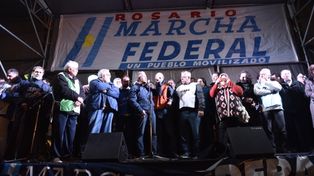 unidos. Gremialistas de distintas extracciones, dirigentes pymes y referentes políticos participaron del acto.