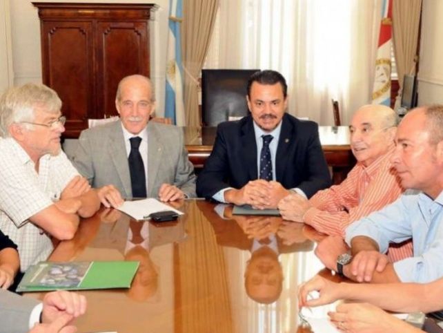 La provincia ofreció a los estatales un 25% de aumento en tres veces