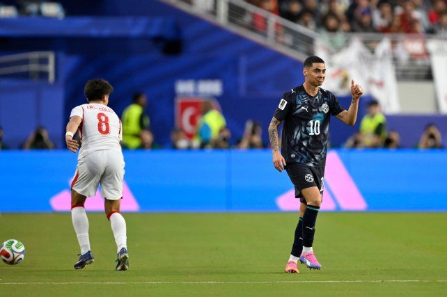 El futbolista guaraní no pudo terminar el segundo partido del Mundial 2026.