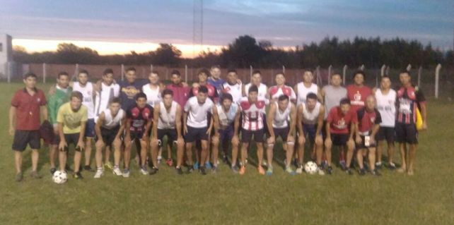 Juventud para emprender un nuevo camino. Se coronó campeón del Torneo Clausura de la Liga Diamantina y tendrá como premio jugar su primer torneo Federal C de fútbol. Atlético Valle María encara su último día de entrenamiento pensando en Sportivo Urquiza