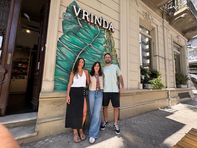Alicia Piccinini junto a sus hijos Mauricio y Gisela Racca.