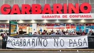 Ex trabajadores de Garbarino denuncian que se anotó en el registro de compradores ante la quiebra un inversor denunciado tras su paso por la función pública. También denuncian auto compra