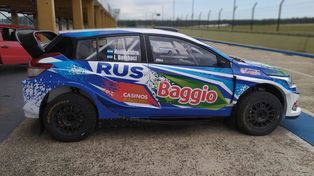 El Yaris sale a pista en autódromo de Concordia. Nadia Cutro espera volver pronto a los caminos del rally argentino.