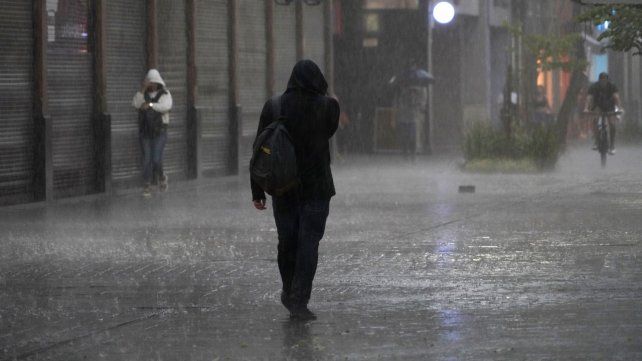 El tiempo en Rosario: lunes con alerta amarillo por tormentas fuertes
