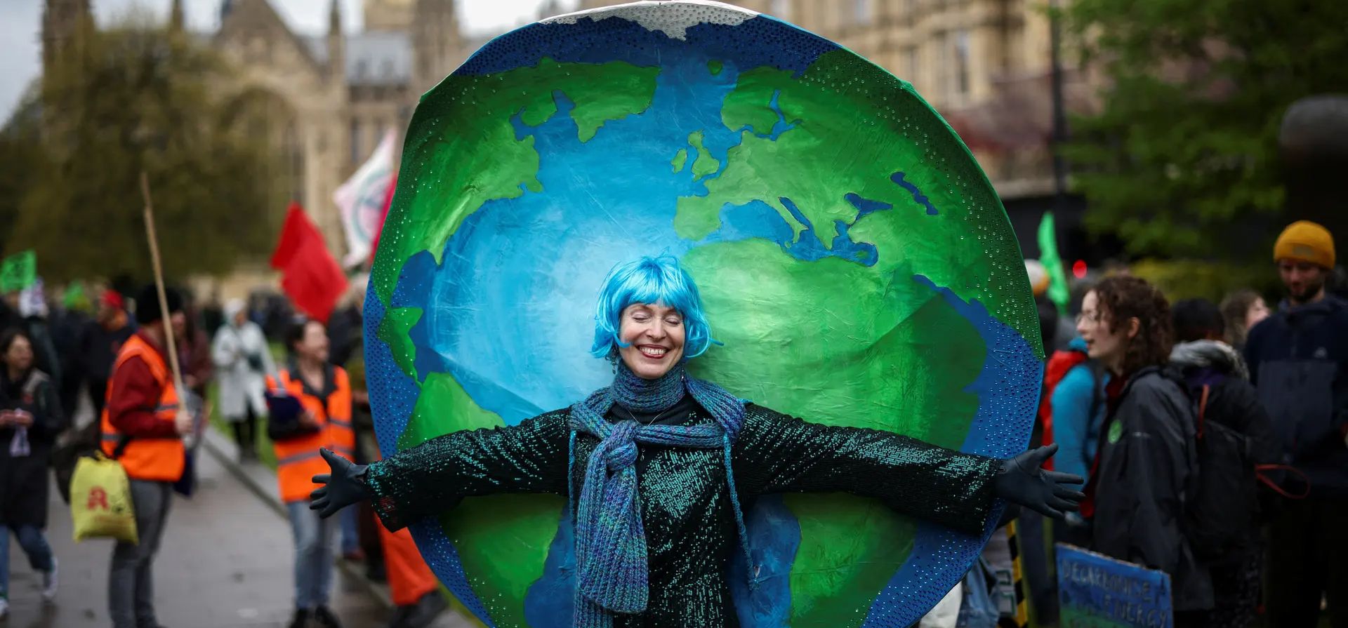 Un manifestante en el evento The Big One de Extinction Rebellion, Londres, Reino Unido. Fotografía: Henry Nicholls/Reuters