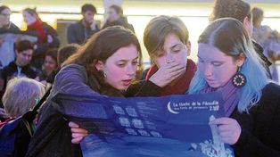 La Noche de la Filosofía fue masiva y debatió el presente