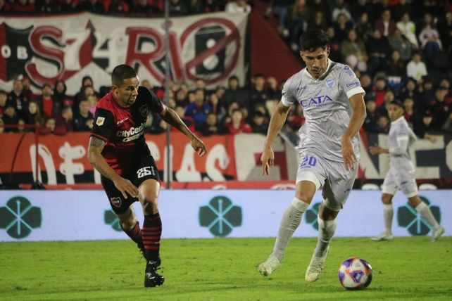 Newells lo definió sobre el cierre con un golazo de Mosquera