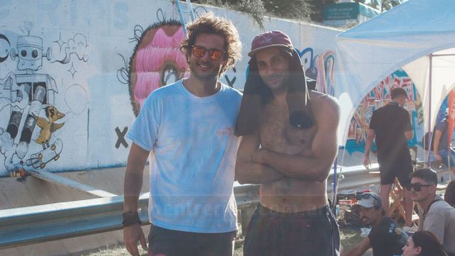Fiesta de Disfraces: disfraces en los comercios y mural para recibir a los visitantes