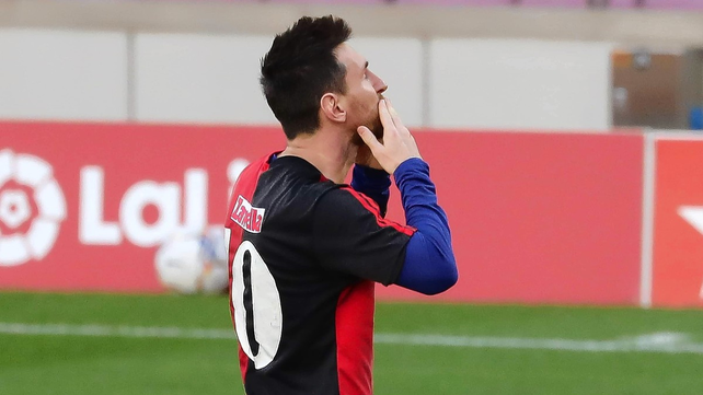 Ratifican la amarilla a Messi por el homenaje a Maradona