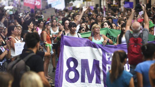 8M: Rosario marchó en otro día de lucha por la igualdad género