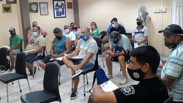 La Liga Santafesina determinó&nbsp; cómo se jugarán las inferiores y el Torneo de Primera B.&nbsp;