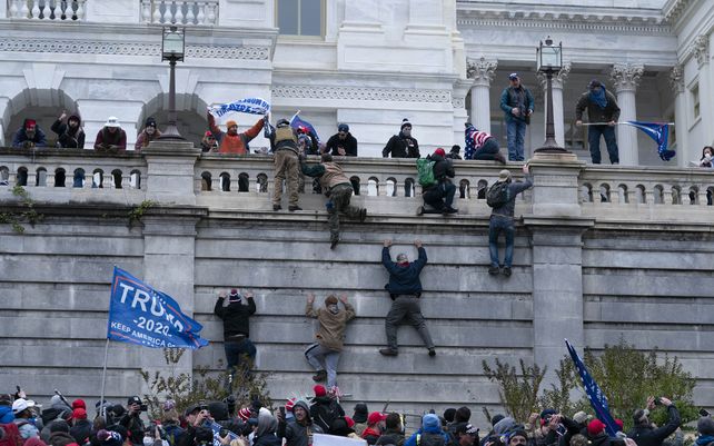La toma del Capitolio de los EE. UU. en imágenes