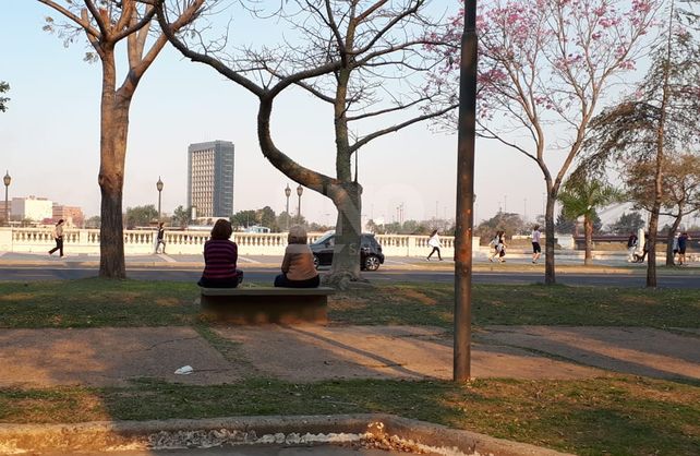 [Galería de fotos] Alta circulación de la población en espacios públicos este sábado