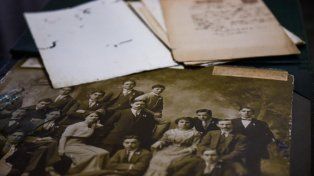 Historias académicas, fotografías y legislación educativa son algunos de los tesoros que conserva el edificio del ex Nacional 1.