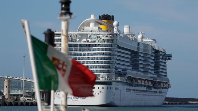 Hay 35 argentinos en el crucero que está varado frente a Roma por sospecha de casos de coronavirus