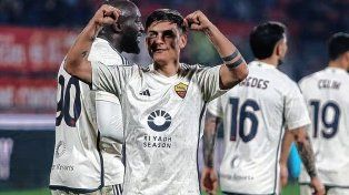 Los hinchas de Roma se acercaron a la casa de Paulo Dybala para agradecerle el gesto de no irse a Arabia Saudita.