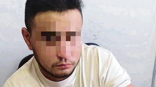 La prendió fuego, ella se tiró a la pileta y quiso ahogarla