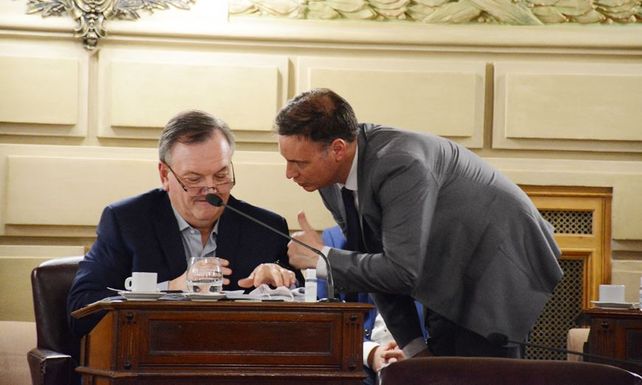 Los radicales Felipe Michlig y Lisandro Enrico y una interna en Unidos.