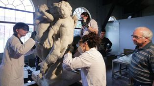 Fuente de los Niños Cazadores: el proceso de restauración se podrá ver en el MMAV