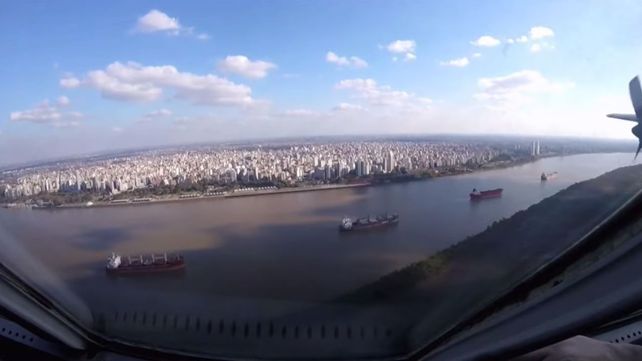 El canal de YouTube transmitió el arribo de los aviones