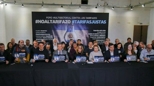 Convocaron a un apagón nacional contra los tarifazos de Milei