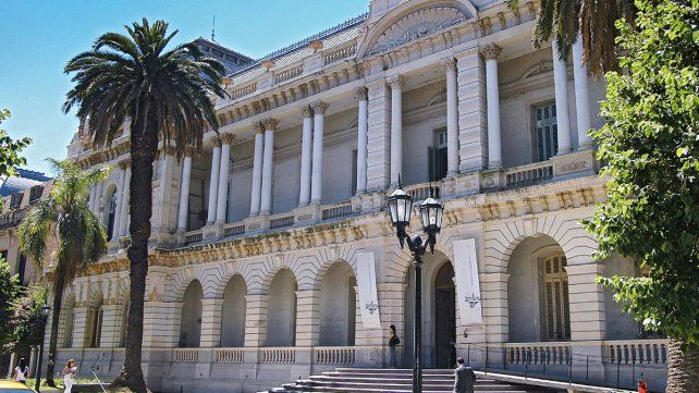 Conadu y exigió al gobierno el pago en tiempo y forma de los salarios universitarios retenidos por Banco Nación