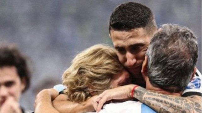 Ángel Di María le agradeció a sus padres el apoyo y el amor que le dieron toda la vida.&nbsp;