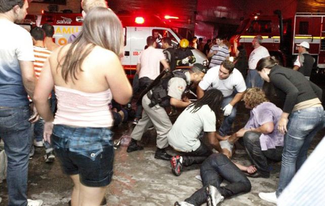 El incendio en la disco provocó la muerte de 231 personas y 79 heridos graves.