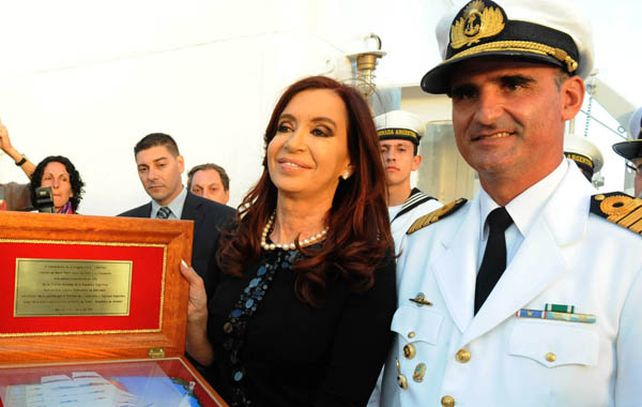 El capitán del navío se mostró agradecido por la recibida que le brindaron en el puerto de Mar del Plata. (Foto: Télam)