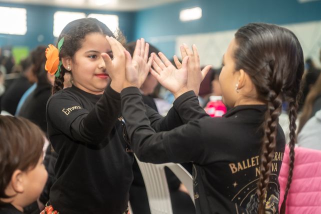 Se desarrolló con éxito el primer Encuentro de Danzas Timbúes Baila