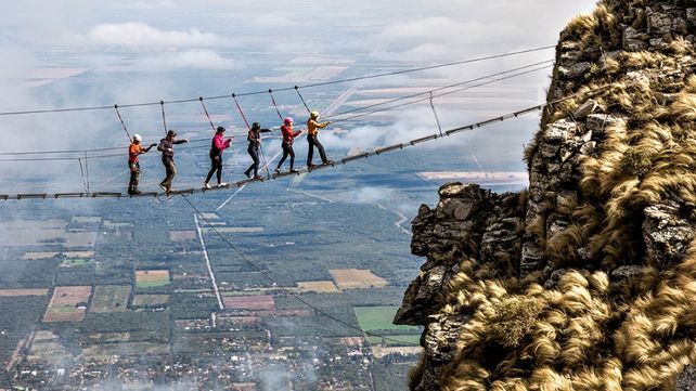 Atrapante. El senderismo es una actividad cautivante para los aventureros.