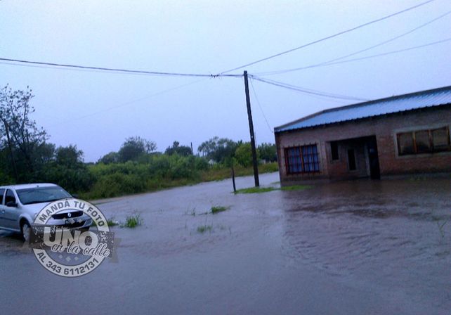 Terrible temporal de lluvia y viento generó graves destrozos en Paraná