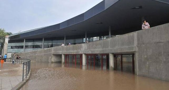 C&oacute;rdoba: por la lluvias se inund&oacute; el subsuelo de un hospital y la nueva terminal de &oacute;mnibus
