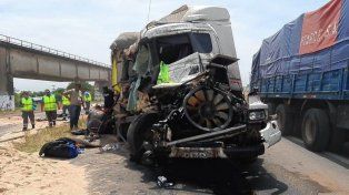 Uno de los camiones volcó a la altura del kilómetro 109 de la ruta 12.