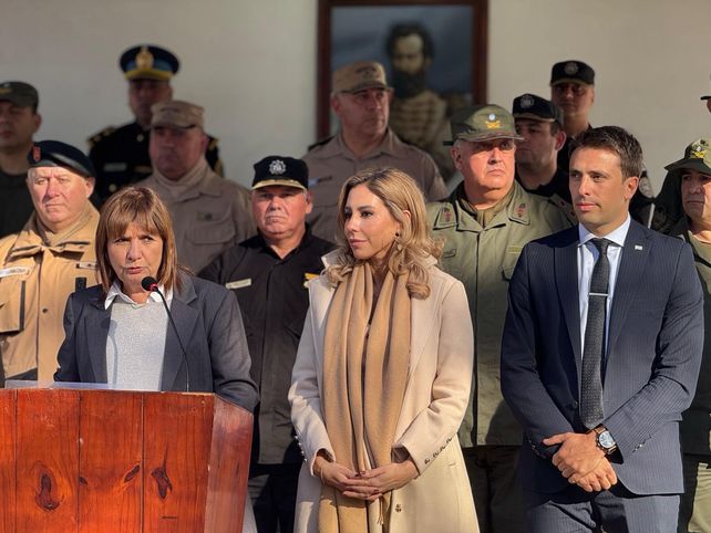 La ministra encabezó un acto en Gendarmería.