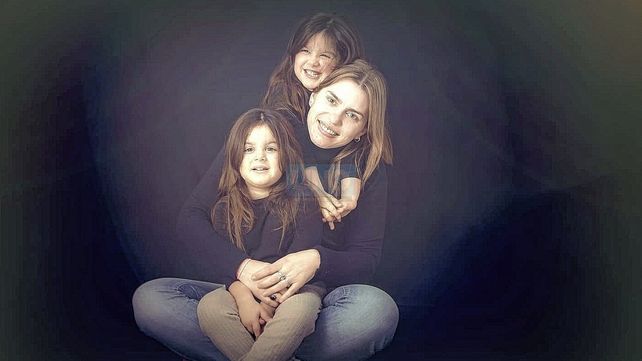 Familia. Antonella y sus hijas Eugenia y Guillermina. Las gemelas tienen 4 años y asisten al jardín.&nbsp;