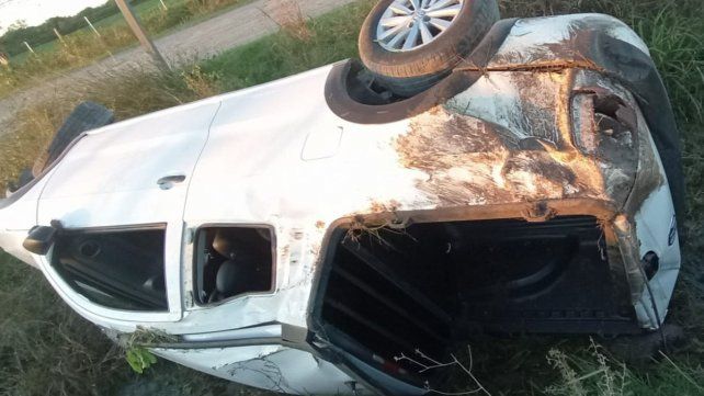 Una camioneta volcó cerca de Bovril.